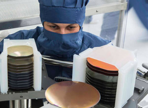 The assembly system at Osram Opto transporting a 6-inch wafer; 4-inch wafers can be seen on the left. 
