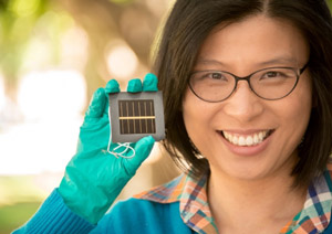 Dr Anita Ho-Baillie with perovskite cell. 