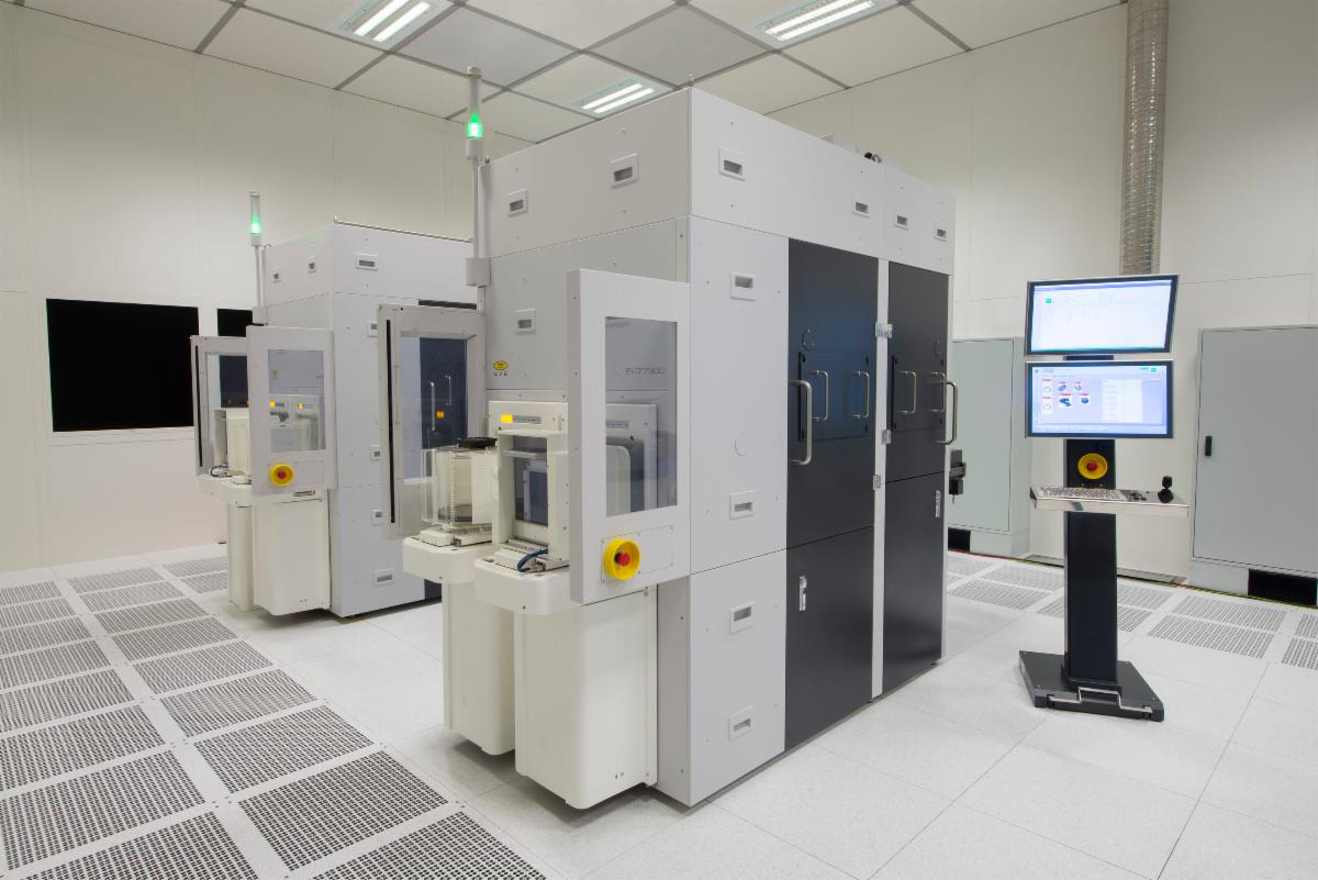 The EVG7300 SmartNIL nanoimprint and wafer-level optics system, which combines multiple UV-based process capabilities in a single platform
