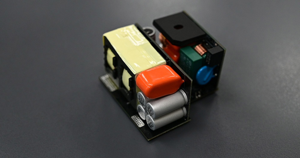 Demonstration 140-240W USB-PD adaptor using ICeGaN. 