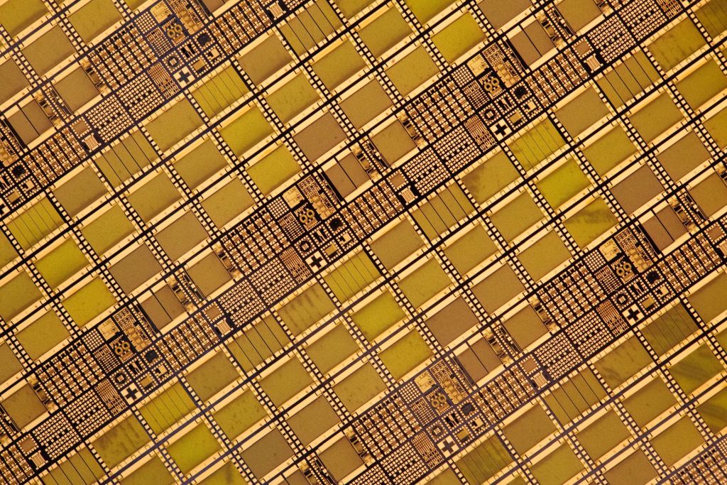 Monolithic bidirectional 1200V GaN switches (MBDS) with integrated free-wheeling diodes, made at Fraunhofer IAF in a multi-project wafer run using GaN-on-insulator technology (courtesy of Fraunhofer IAF).