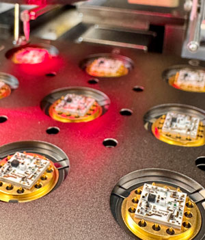 PX02200-TO Apex 200µm integrated receiver beta-samples production line featuring Phlux’s Noiseless InGaAs APD technology.
